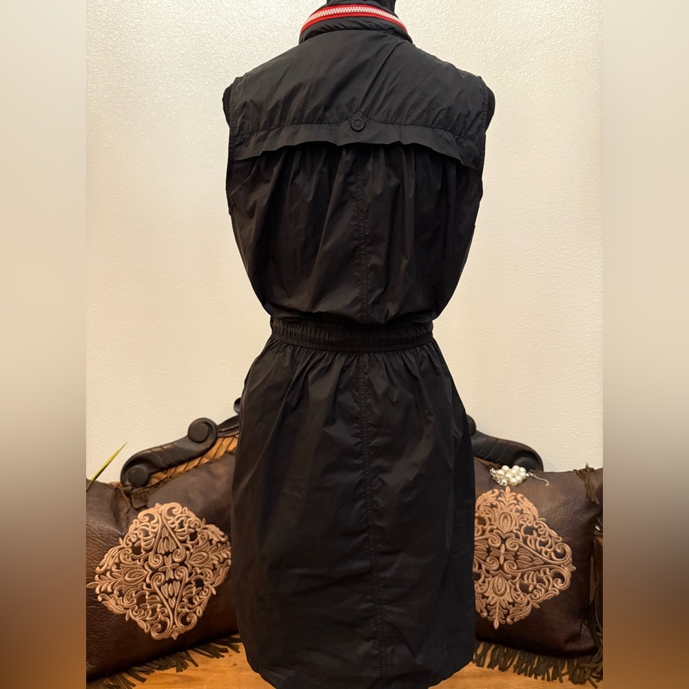 Hunter Black Nylon Windbreaker Sleeveless Dress with Red Zipper & Packable Hood - Picture 7 of 9